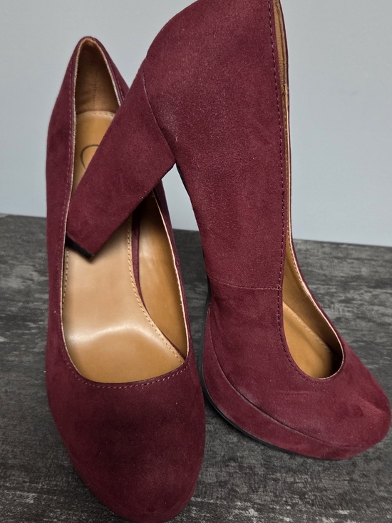 Candie's Shoes - Women's Burgundy Suede Platform Pump